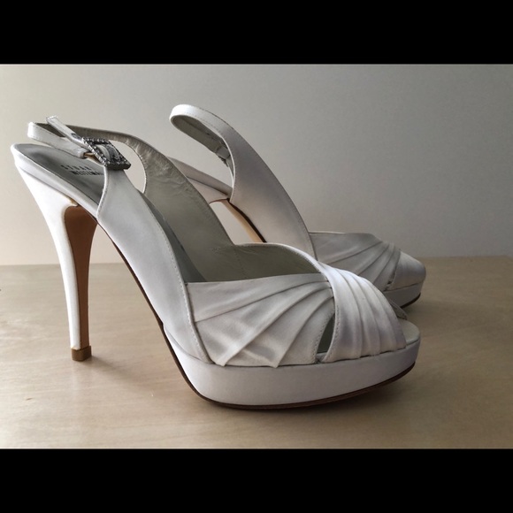 Stuart Weitzman Glowicky Ivory Satin Pumps Size 9 - Picture 2 of 8